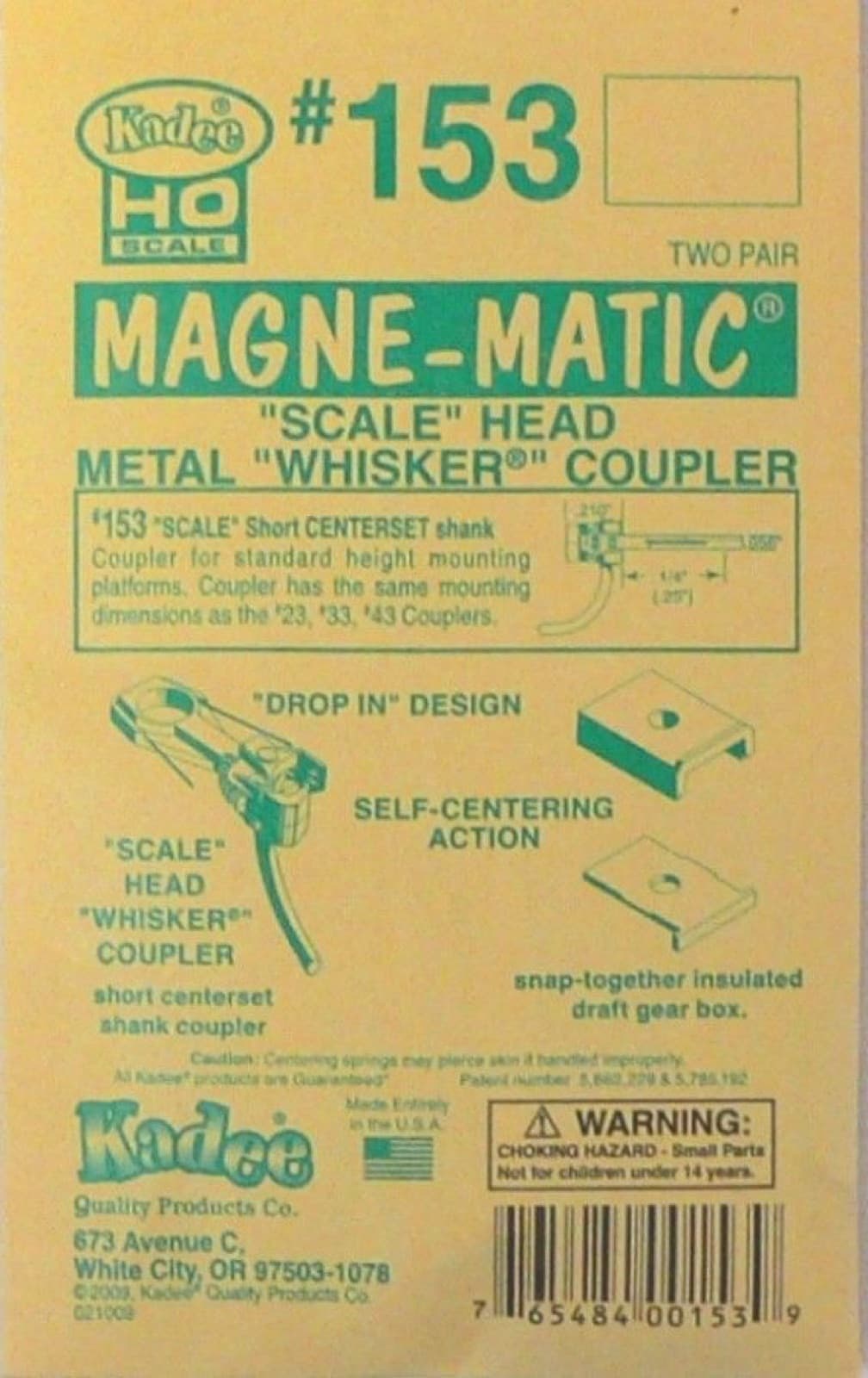 黄色い台紙の Kadee の#153。緑の文字で「SCALE HEAD」「WHISKER COUPLER」とあり、短いシャンクの図がある